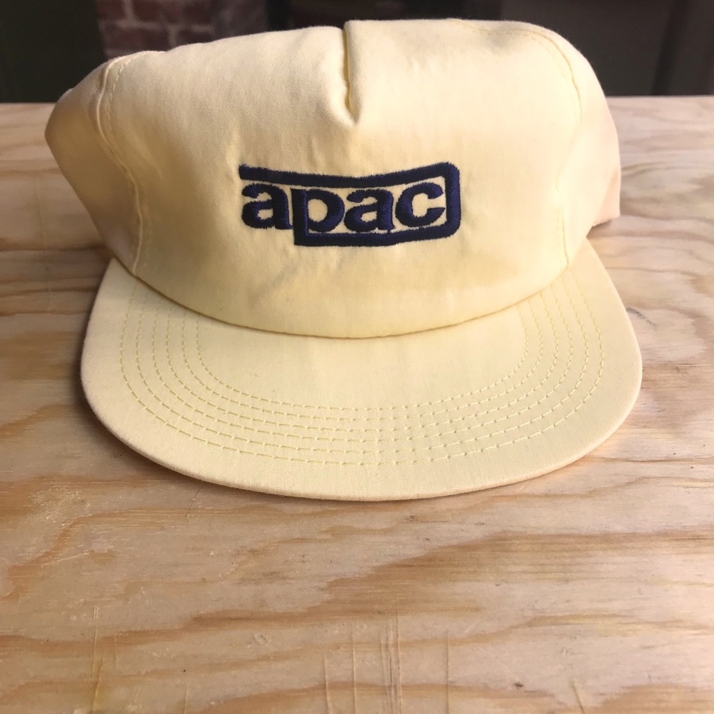 Vintage 90’s APAC SnapBack construction hat.